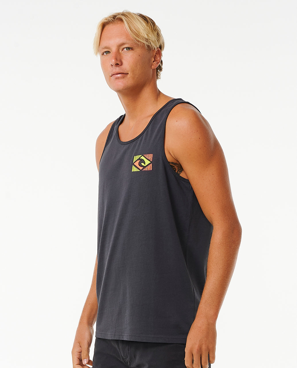 TRADITIONS TANK BLAK